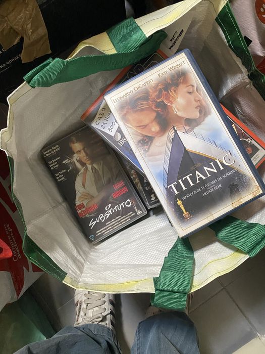 Video VHS com filmes