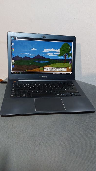 Samsung Notebook 730U a funcionar