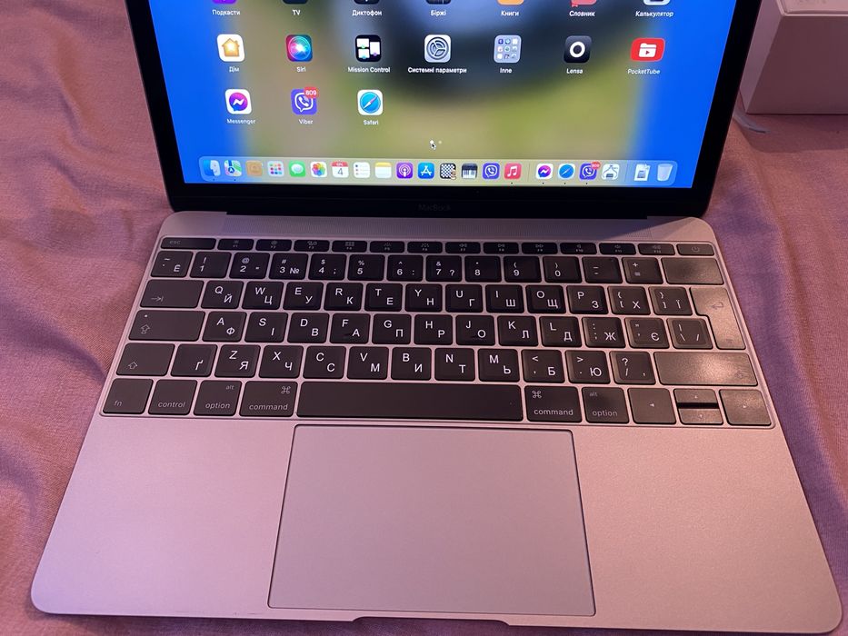 MacBook 12 inch.