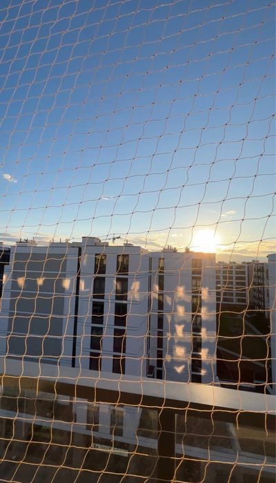 Nowa siatka ochronna na balkon 6m - można przyciąć