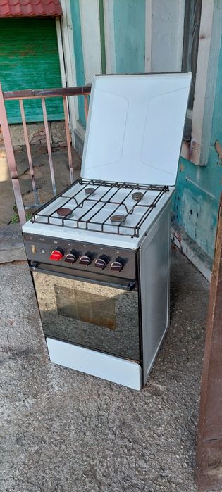 Газову плиту продаю хорошу