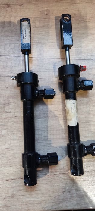 Sprzedam nowe części do rozsiewacza oraz czujnik Kverneland