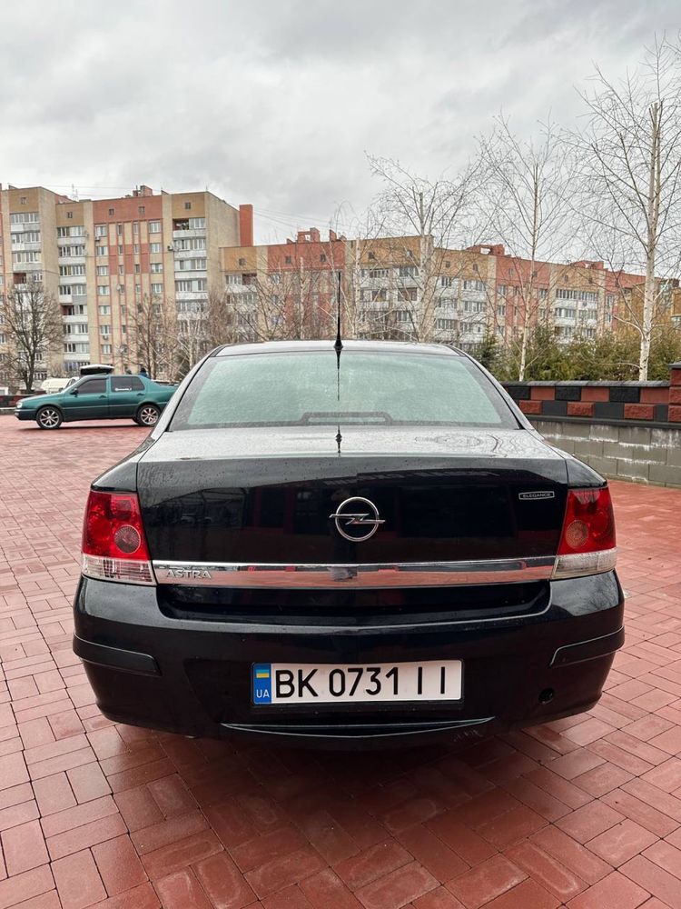 Opel Astra 1.6л бензин 2009