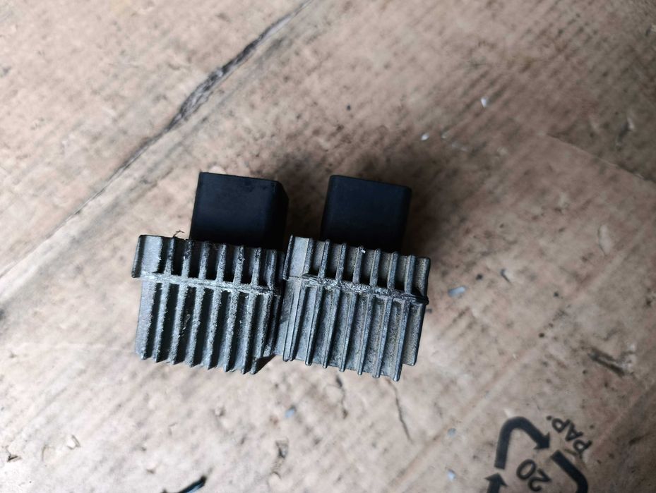 Реле свічок накалу Astra G Zafira A Vectra B C 09132691 / 51299008