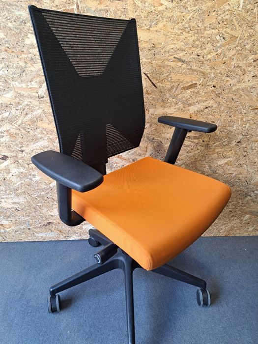 Fotel biurowy obrotowy Profim Raya NET  20SL  P54PU