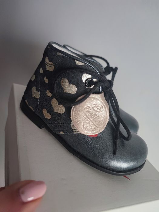Nowe trzewiki Emel buty eleganckie