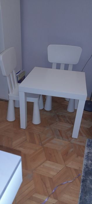 Stolik dziecięcy i krzesła Ikea 55x55x45cm