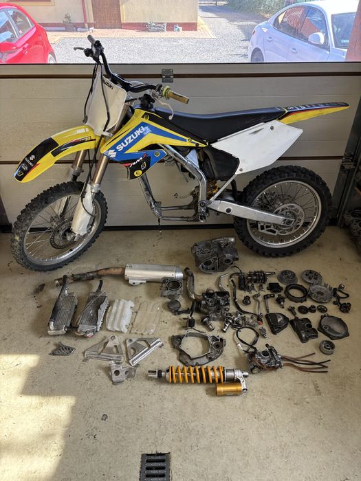 Części SUZUKI RMZ250 R 04-06 Głowica Kartery Skrzynia Moduł Sprzęgło