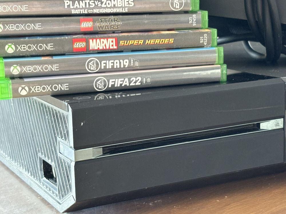 X box one kinect, model 1540, 9 płyt w gratisie