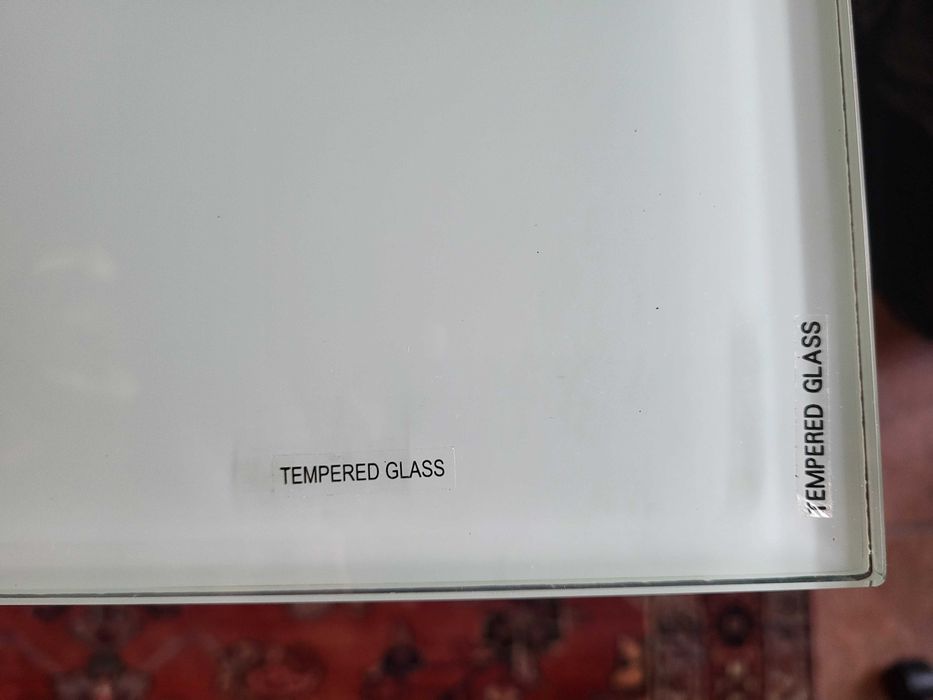 Mesa basculante em vidro temperado