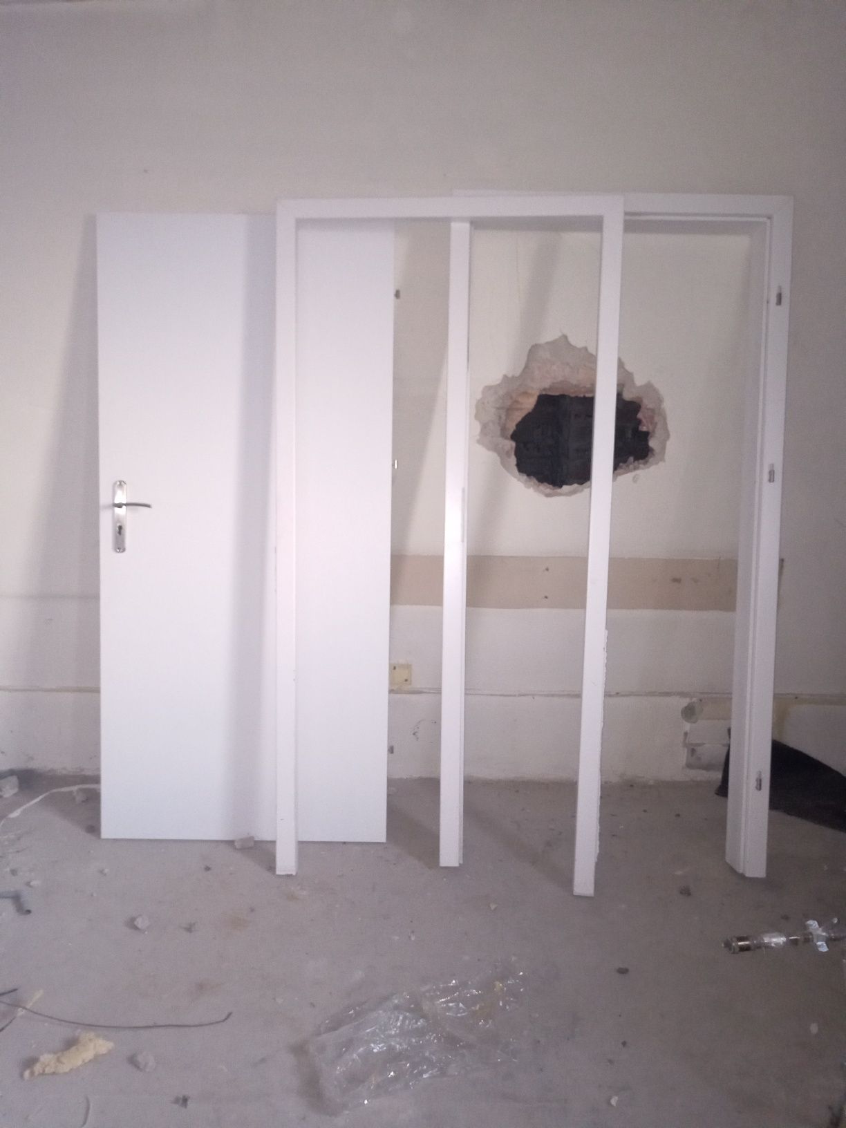 Drzwi wewnętrzne. Prawe. 90 cm.