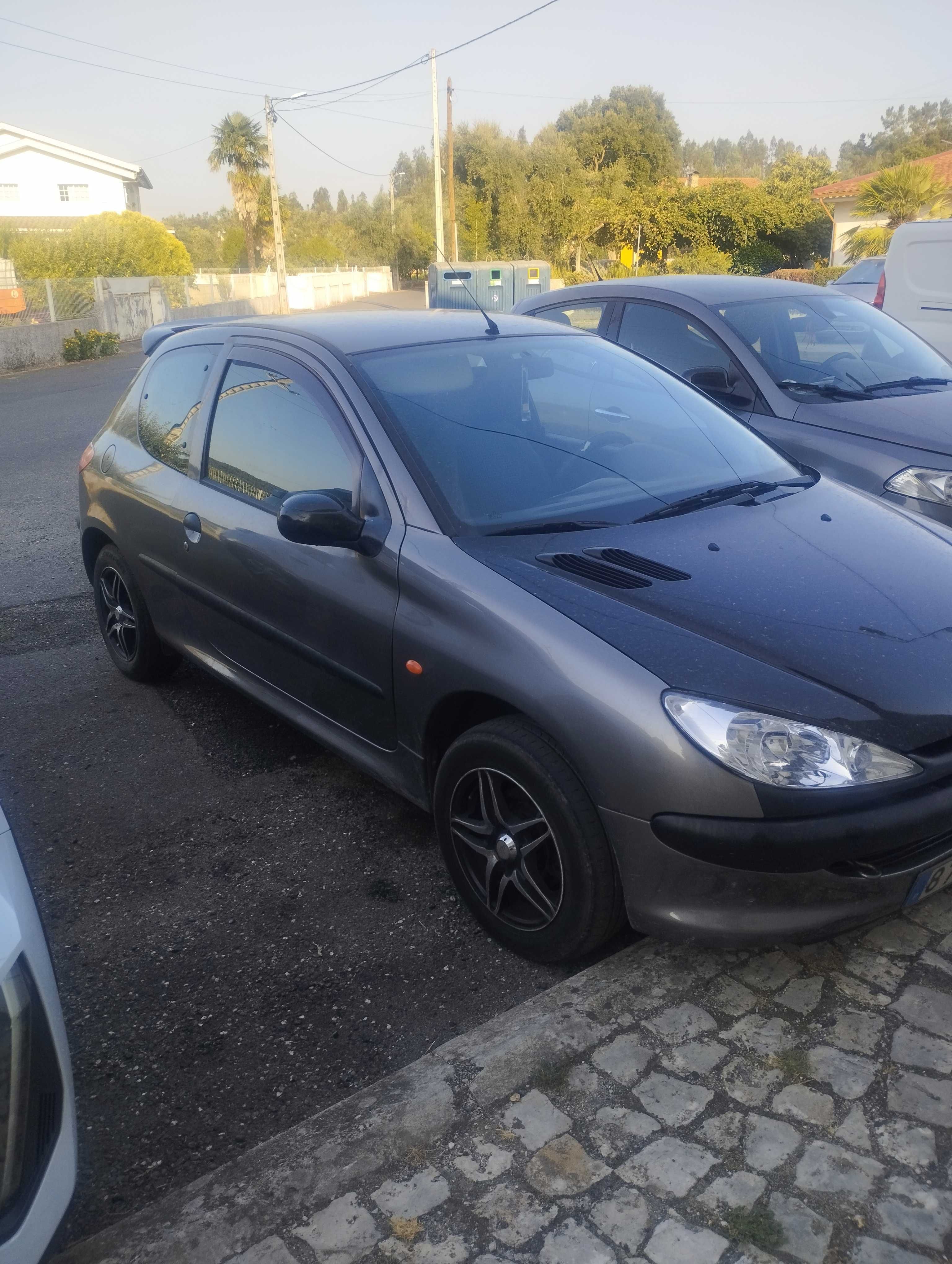 Vendo 206 econômico