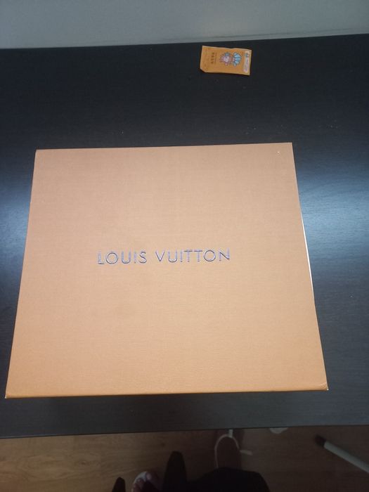 Брендові коробки Chanel Louis  Valentino Kors Prada