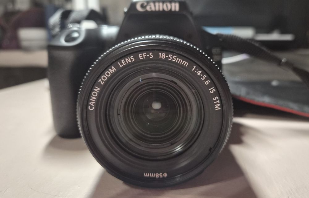 Фотоапарат Canon EOS 250D BK 18-55 IS