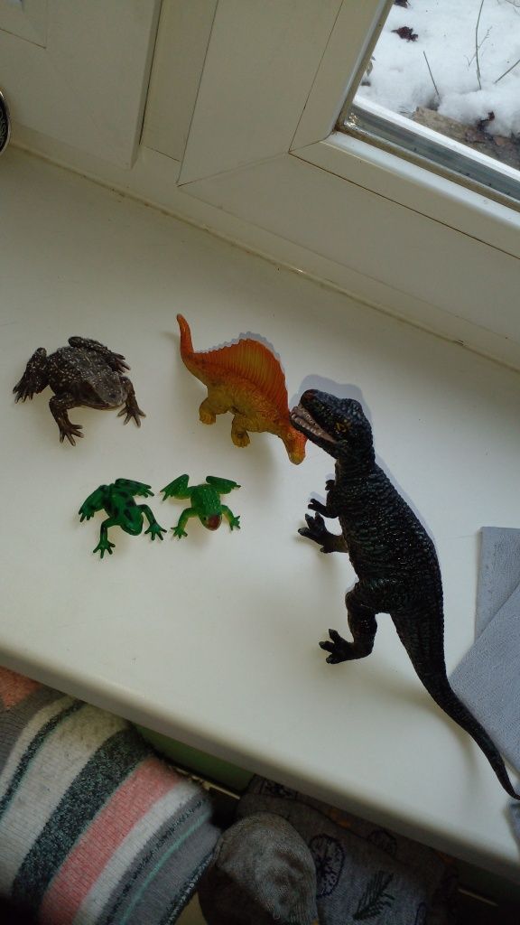 паук жаба лягушка динозавр игрушки тиранозавр