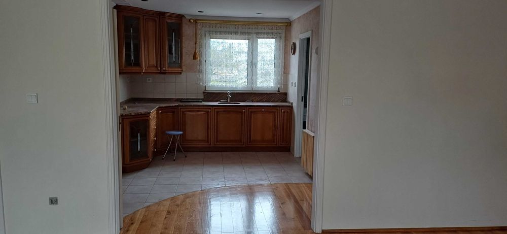 Wynajmę dom 193m2  + warsztat 250m2,działka 1233m2 na Smochowicach