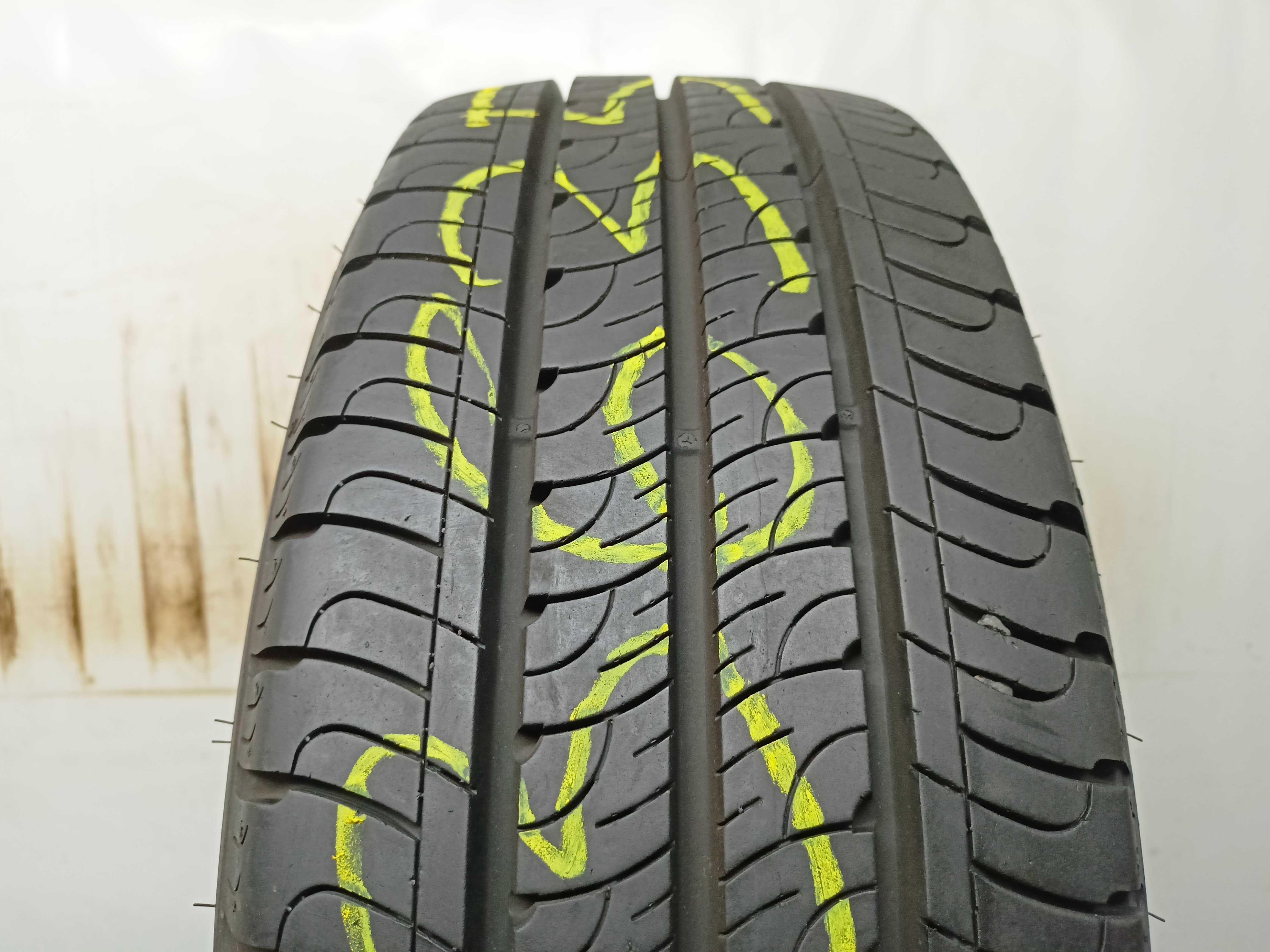 Goodyear Efficientgrip Cargo 2 205/65/16C 23r. 107/105T 8,6mm (3635)