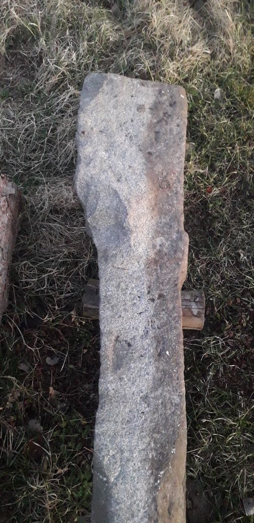 Poniemiecki słup granitowy filar