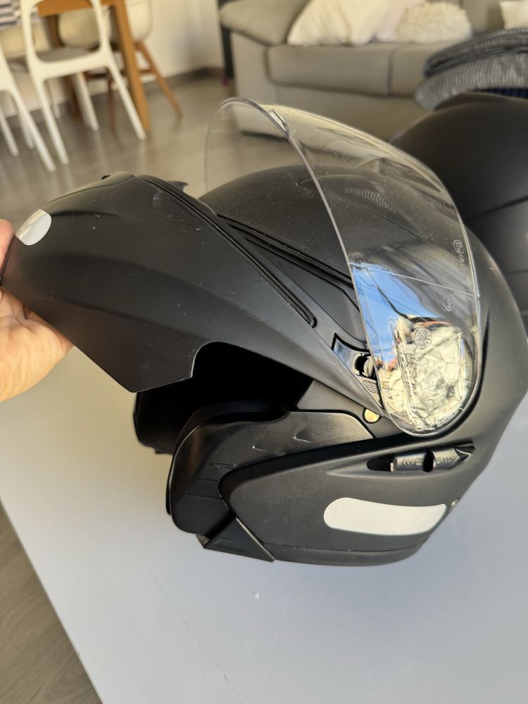2 Capacetes de moto  novos – 120€ os dois
