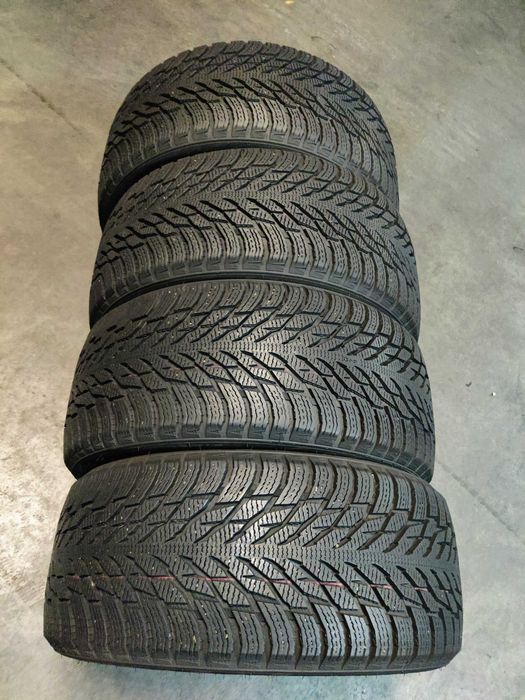 R18 245 40 зимові шини Nokian Hakkapeliitta хороший