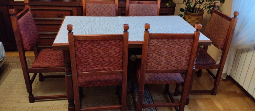 Stół z 6 krzesłami machoń