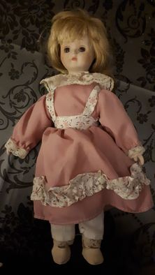 Boneca de porcelana