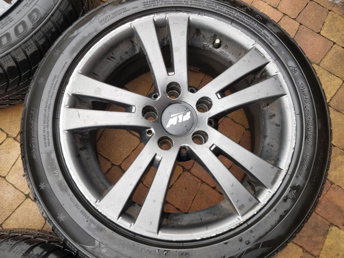 3323. Koła zimowe Passat Octavia Golf 5x112 205/55/16 2021r