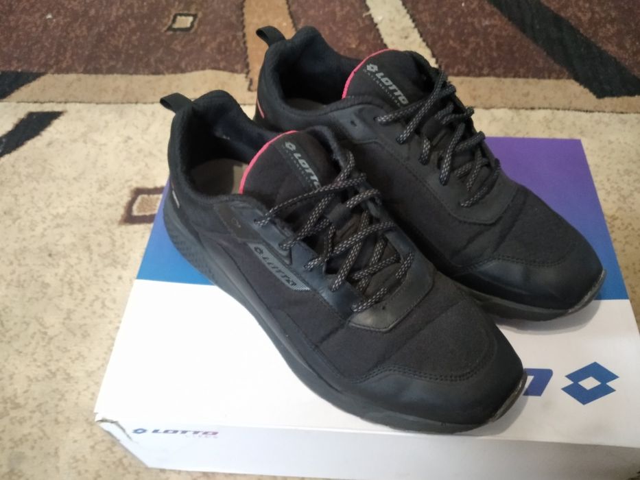 Кросівки Lotto 43 розмір