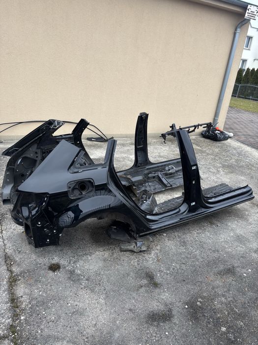 Ćwiartka błotnik próg tył prawa strona Audi A3 8V 5D lift 19r LY9T