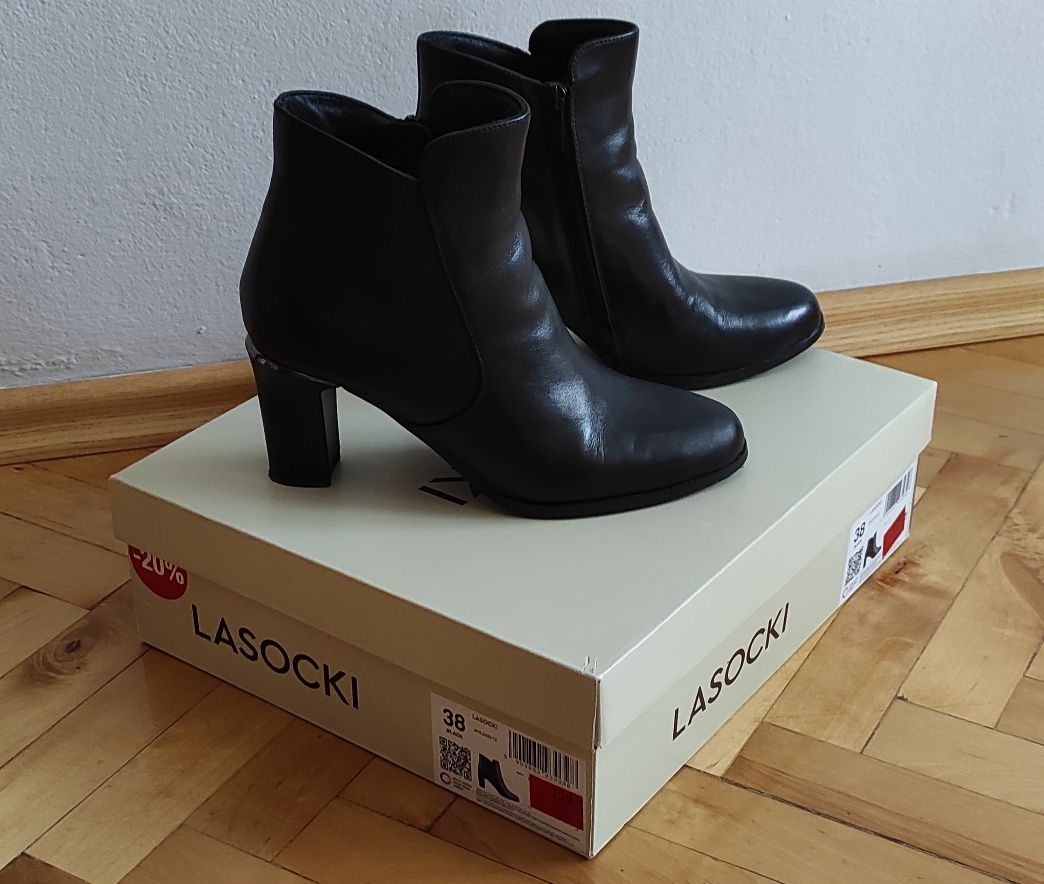 Eleganckie skórzane botki Lasocki