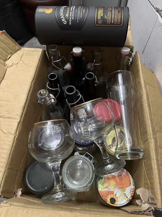 Szklo, szklanki, kielichy, krachle, buteltki, słoiki, alkohol