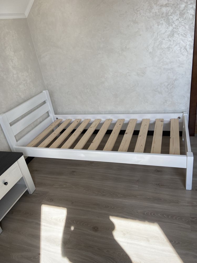 Продам ліжко 90/200см. з матрацом