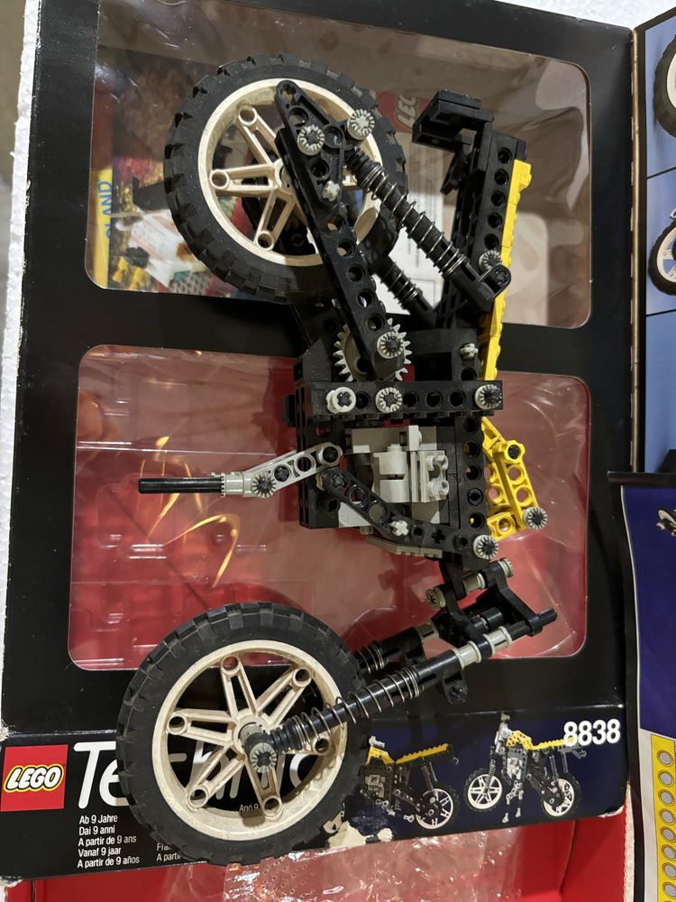 Conjunto de Legos Technics Shock Cycle e Go Kart