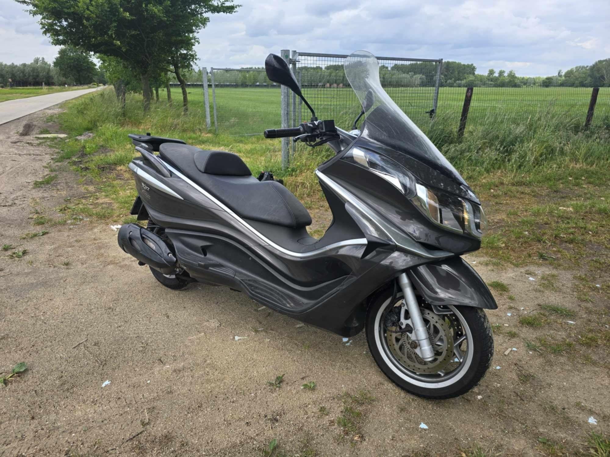 Piaggio x10 350 cm 2015 rok