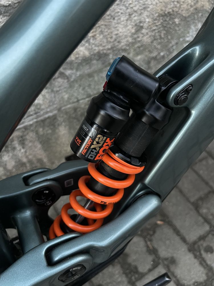 YT Tues 2024 29’ fox40 dhx sram code gx carbon