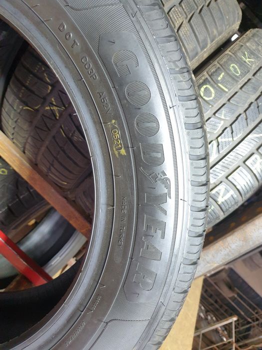 215/60R17C 109/107H  Goodyear EfficientGrip Cargo       L250/100B