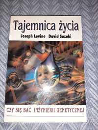 Tajemnica życia (nieliczne zakreślenia długopisem-zdjęcia) (BRP2)