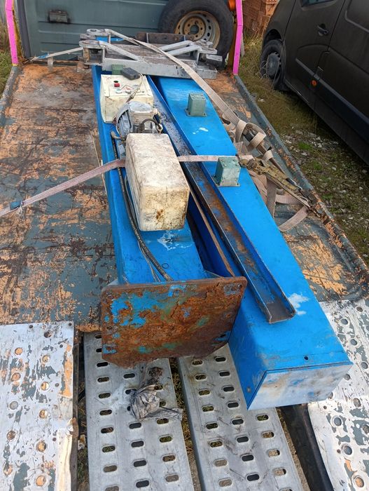 Podnośnik kolumnowy. dwukolumnowy hydrauliczny