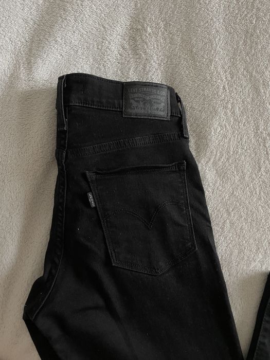 Жіночі джинси Levi’s в ідеальному стані