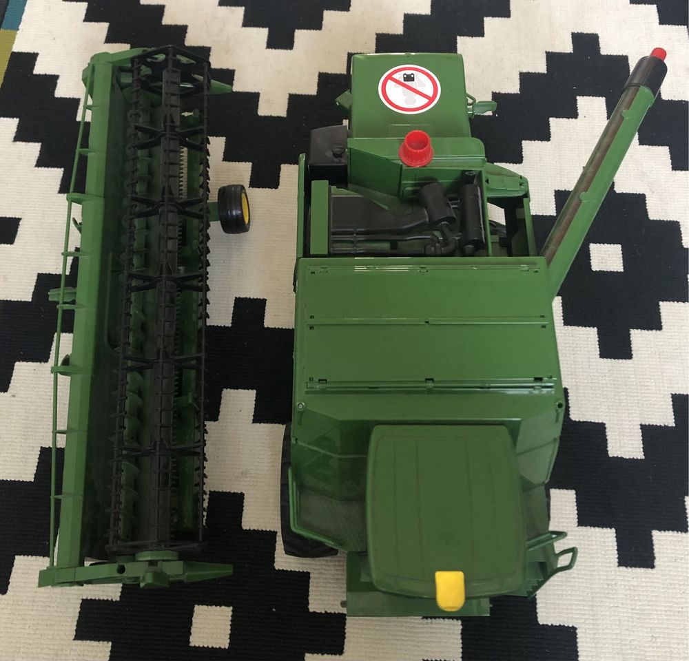 Bruder kombajn john deere