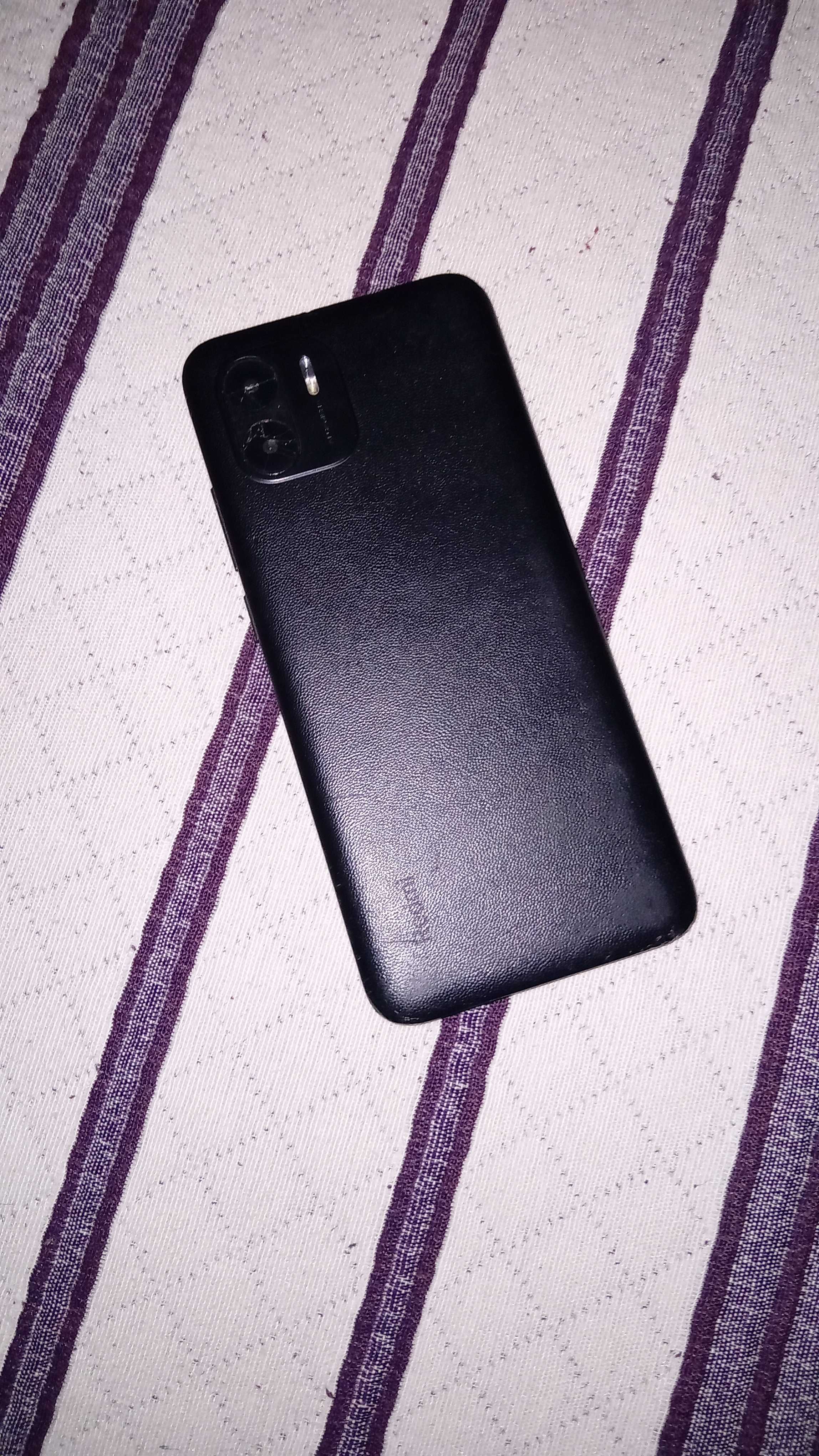 Telemóvel redmi  sem carregador