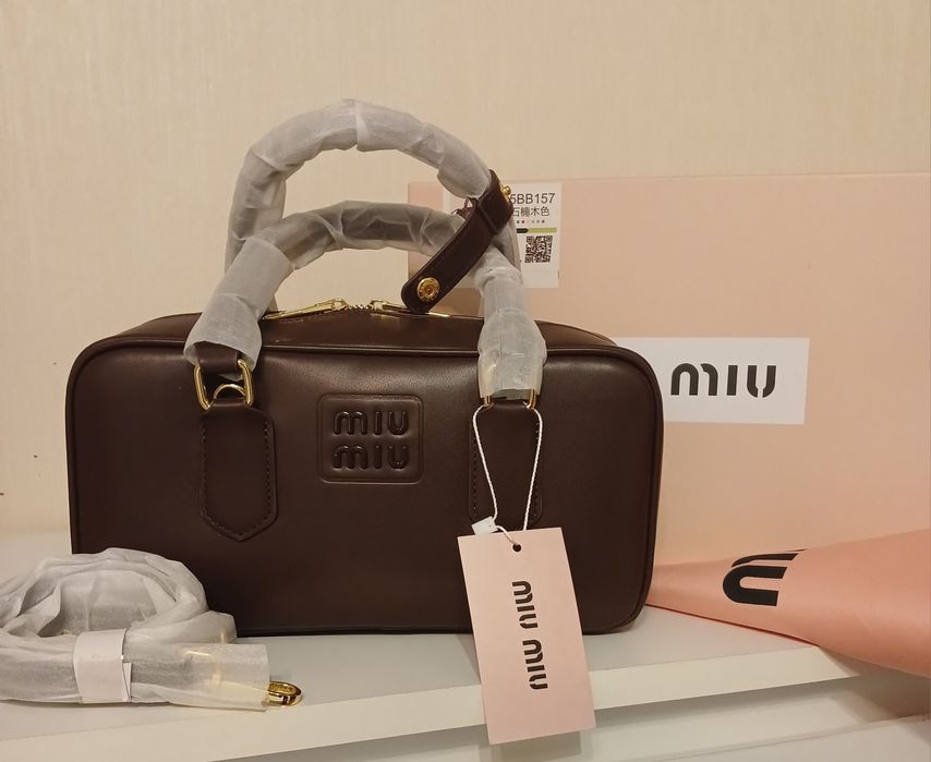 Сумочка miu miu.