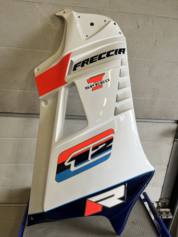 Prawy boczek owiewka Cagiva Freccia C12 125 wypełnienie