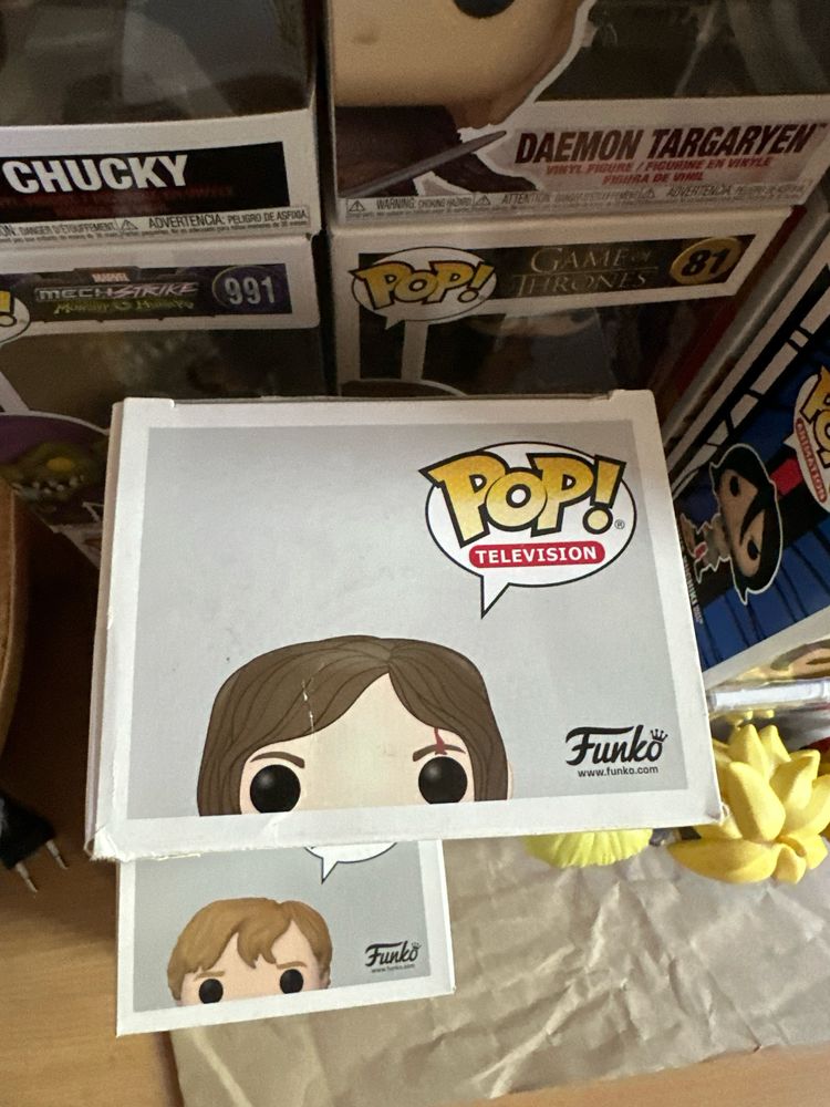 Funko pop game of thrones/bleach/chainsaw man/aot/the walking dead