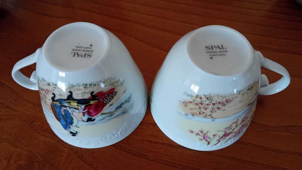Conjunto da chá em porcelana marca Spal. 12 chávena, tudo completo