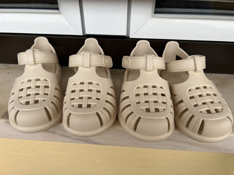 Sandalias vitoria tamanho 22