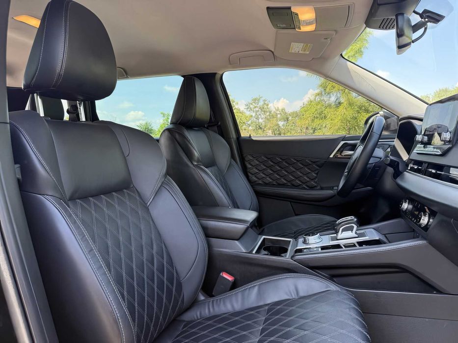 Mitsubishi Outlander      2022