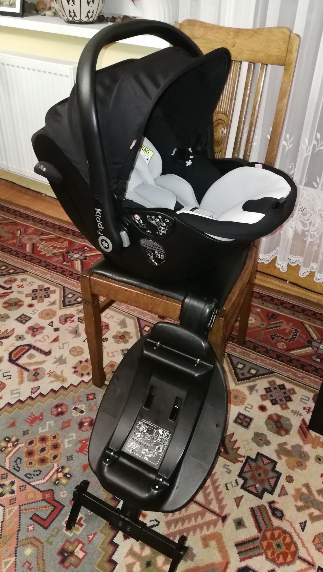 Fotelik Kiddy evoluna i-size mystics black plus baza isofix i adaptery