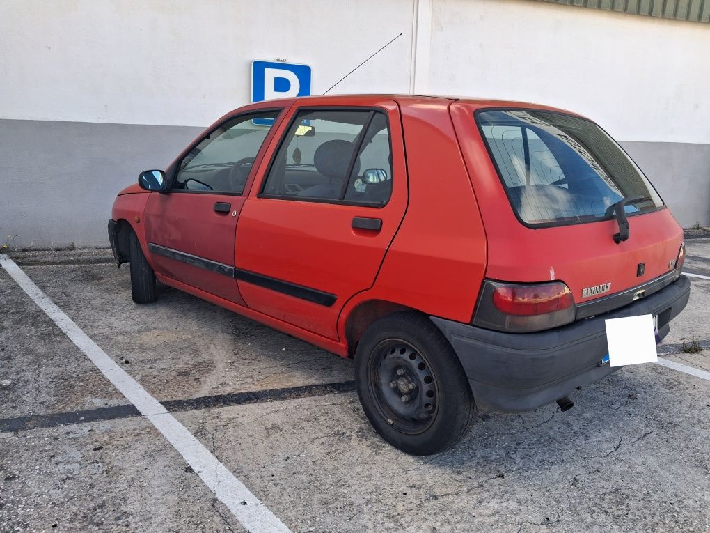 Renault clio impecável