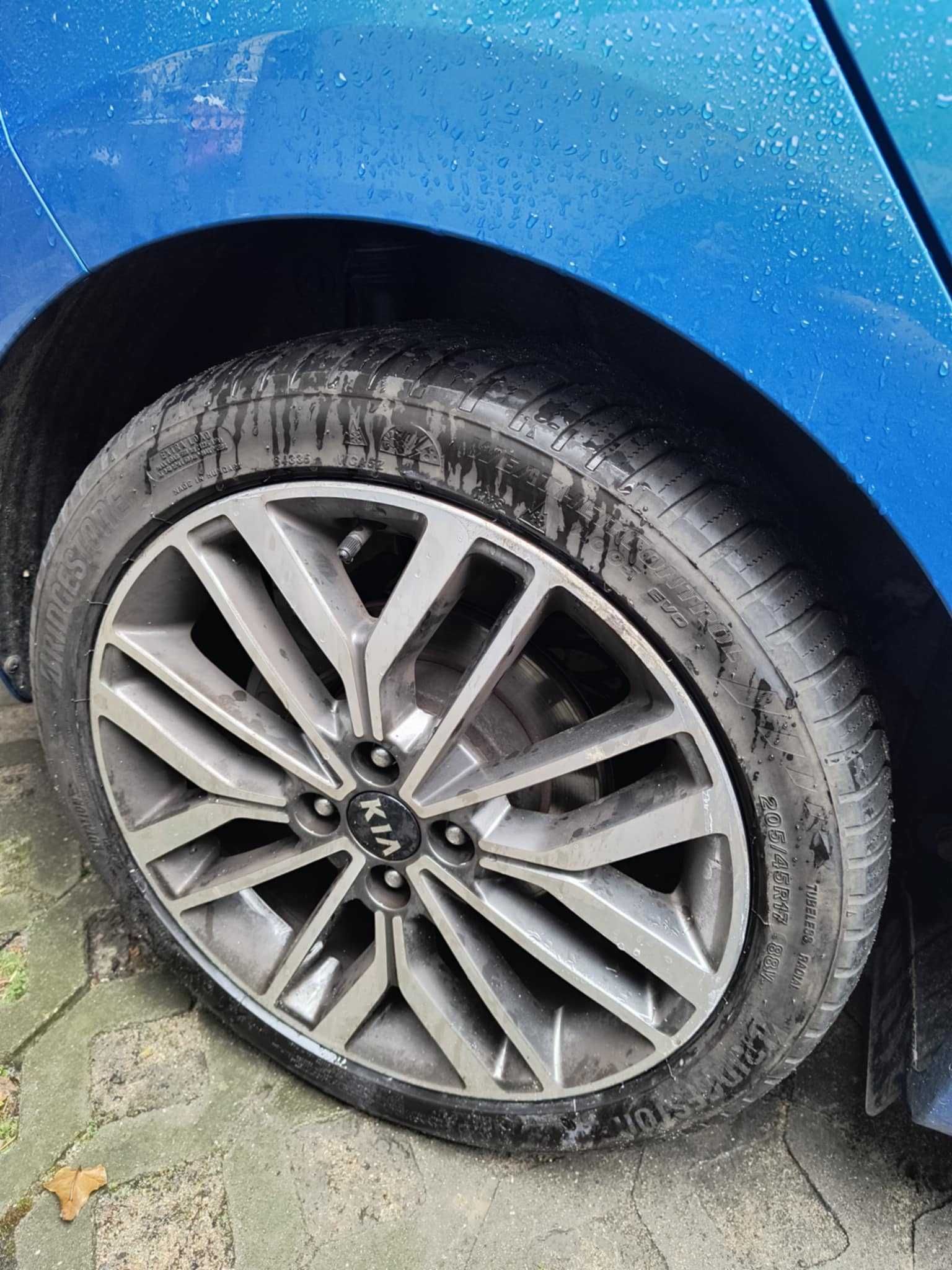 Zestaw 4 oryginalnych kół Kia Rio GT line z oponami i czujnikami TPMS